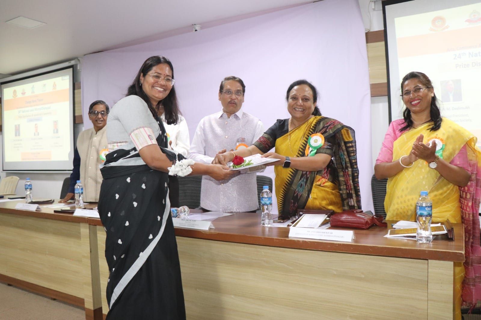 Felicitating the winners