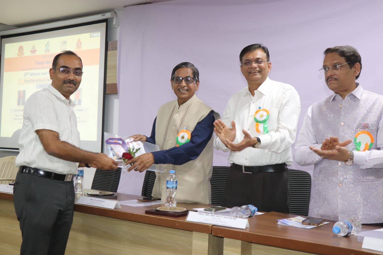 Felicitating the winners