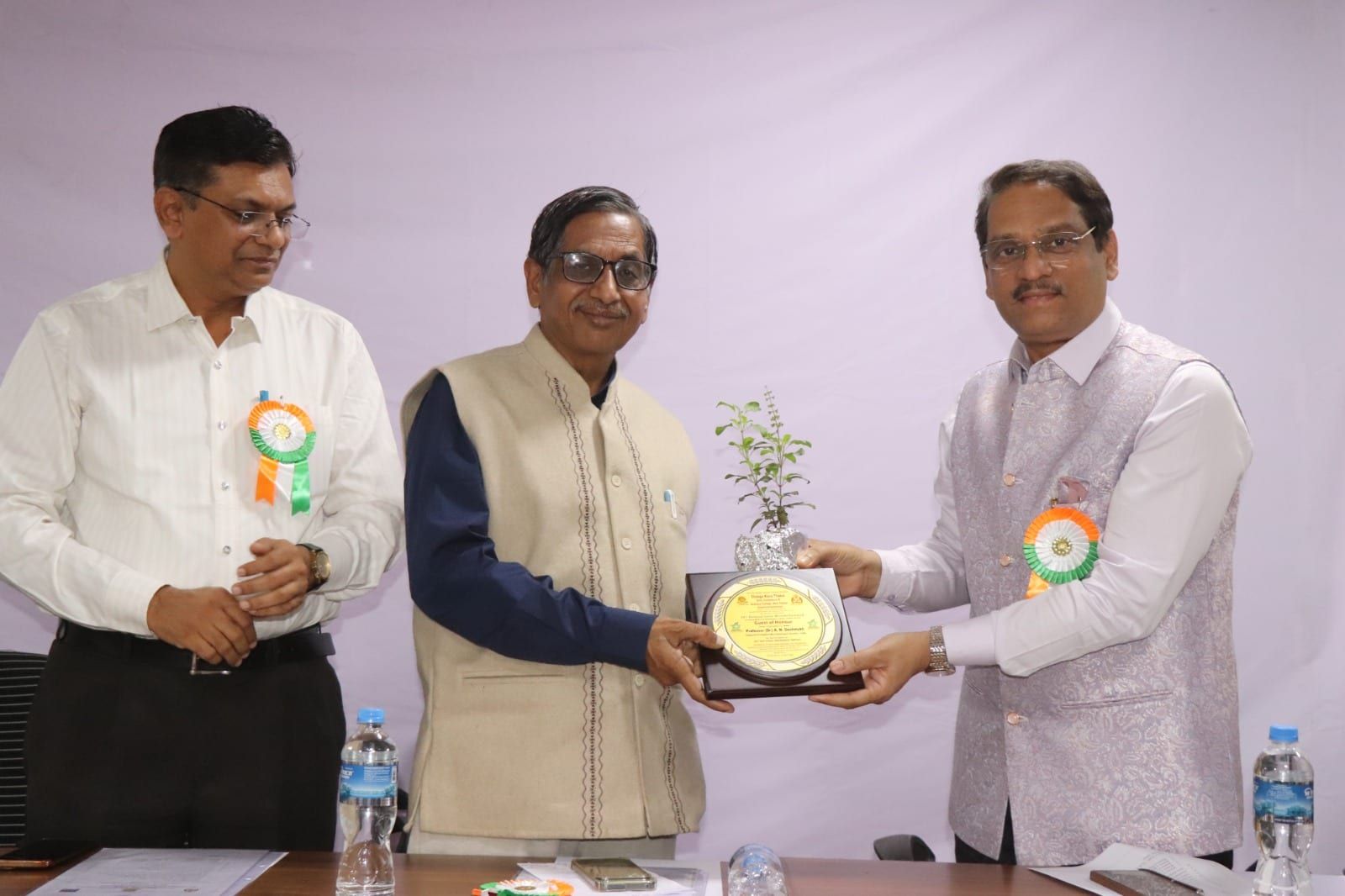 Felicitating the winners